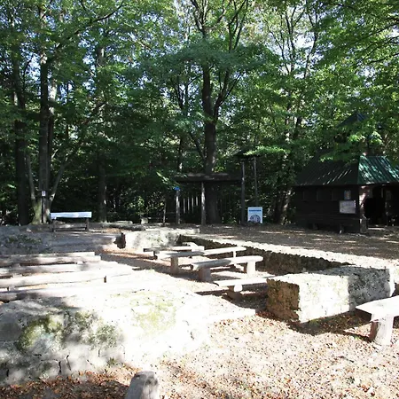 ラグジュアリーテント Jurta Les Park